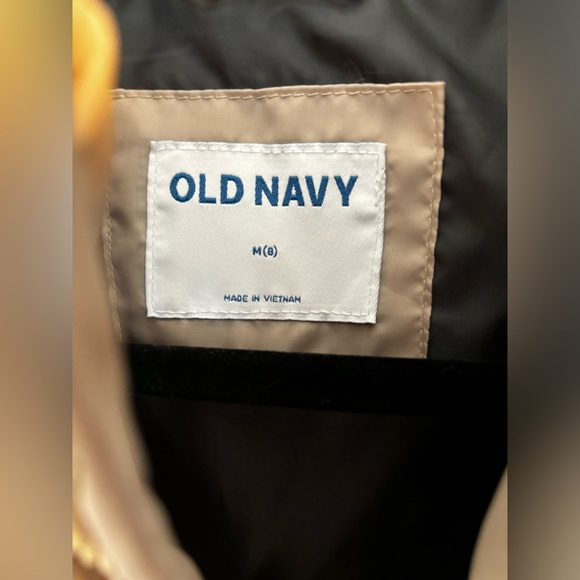 Old Navy puffer vest size 8 - Picture 2 of 4